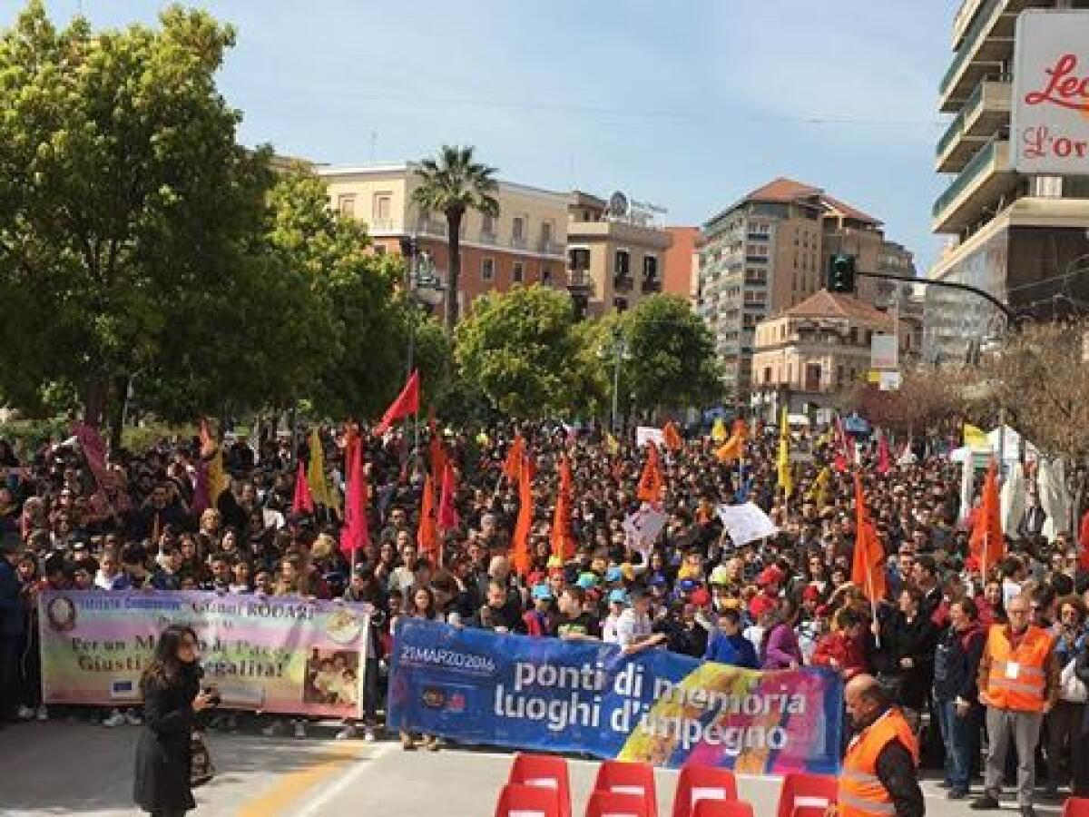 Foggia contro la mafia, in piazza Giordano letti i nomi delle vittime - 