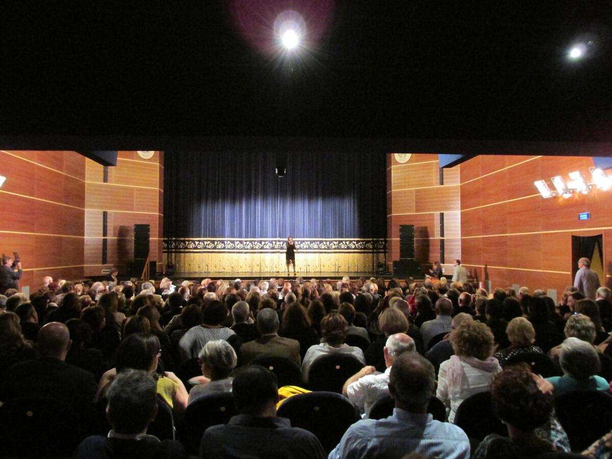 "Foggia a Teatro", dieci minuti di applausi per Francesca Reggiani - 