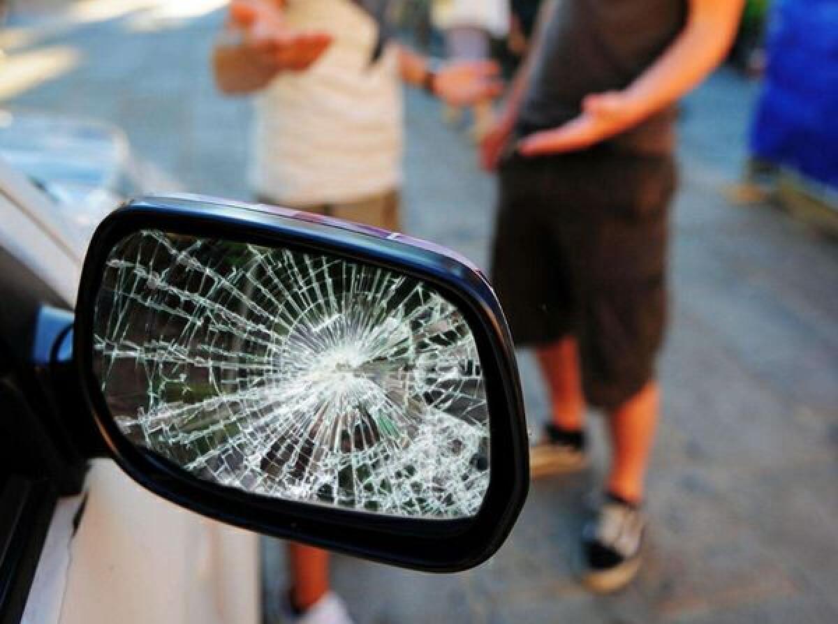 Torna la truffa dello specchietto: la segnalazione di una nostra lettrice, Giovanna - 