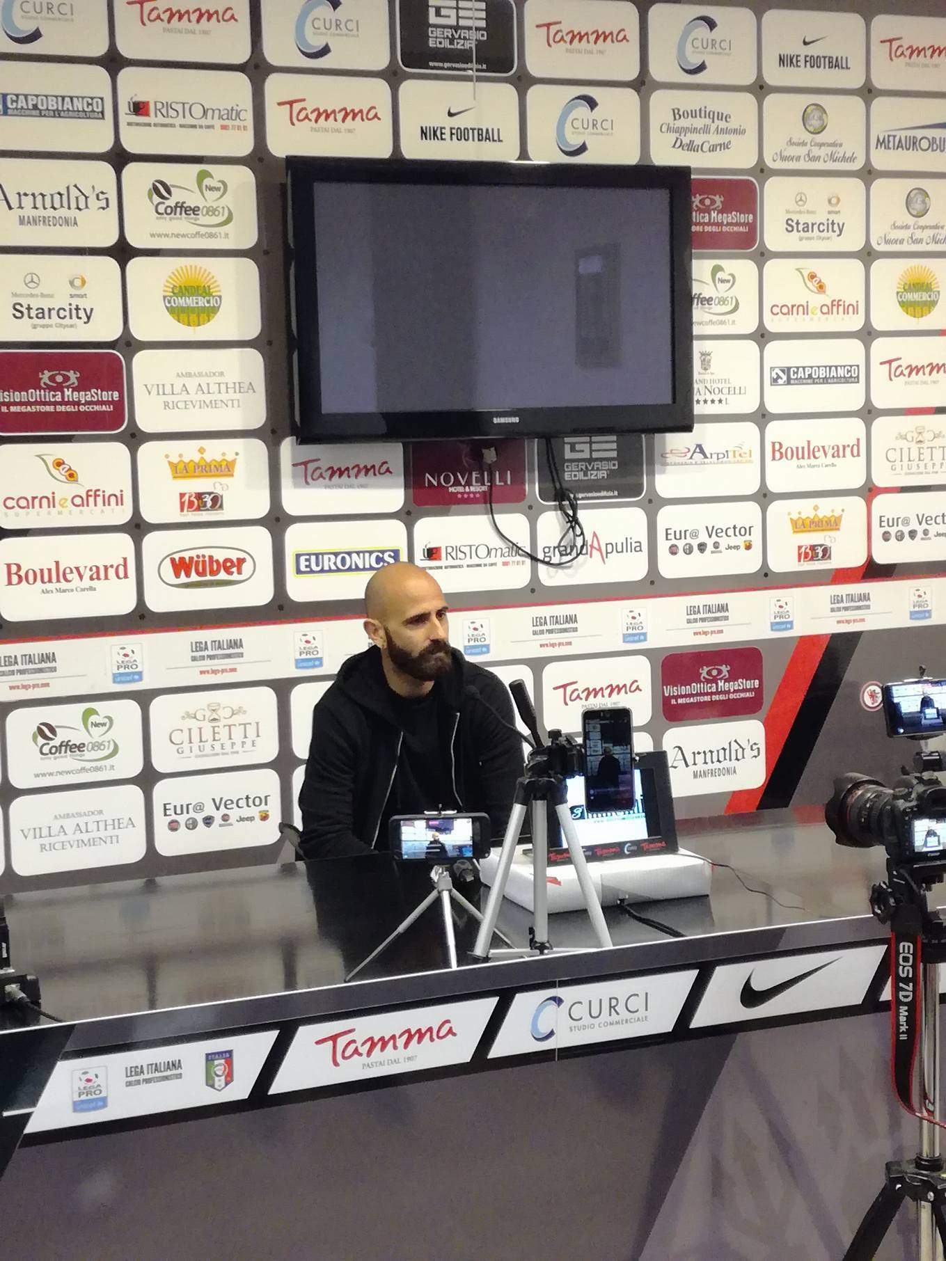 Mazzeo: "Lavoriamo con umiltà con la testa a Catania. Saranno otto finali"