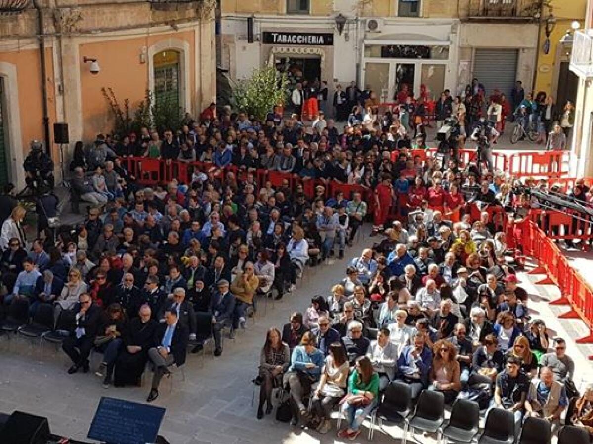 Michele Placido, Albano e tutti gli altri ospiti alla manifestazione “Un 25 aprile per la legalità”. - 