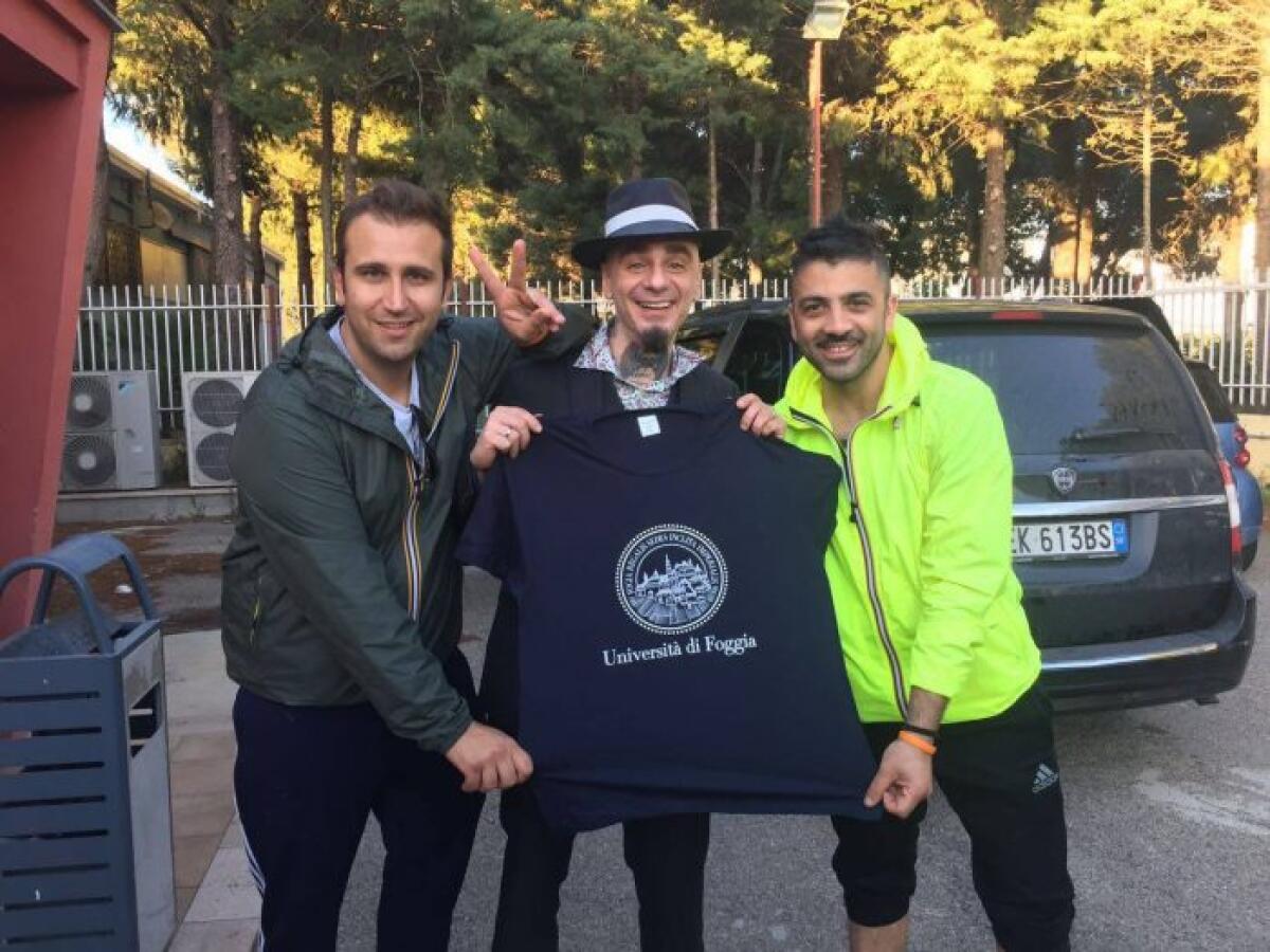 Trio d'eccezione oggi a Foggia. J-Ax con Pio e Amedeo - 