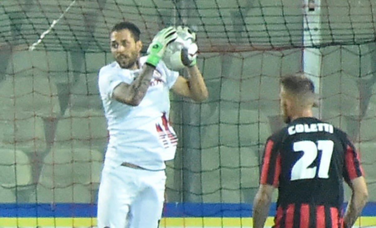 Botta ad un ginocchio per Guarna. In dubbio per Bari-Foggia - 