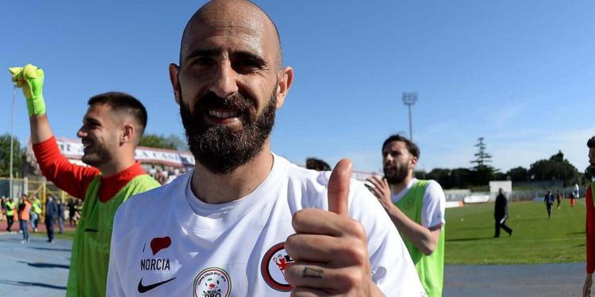 Fabio Mazzeo rinnova con il Foggia Calcio - 