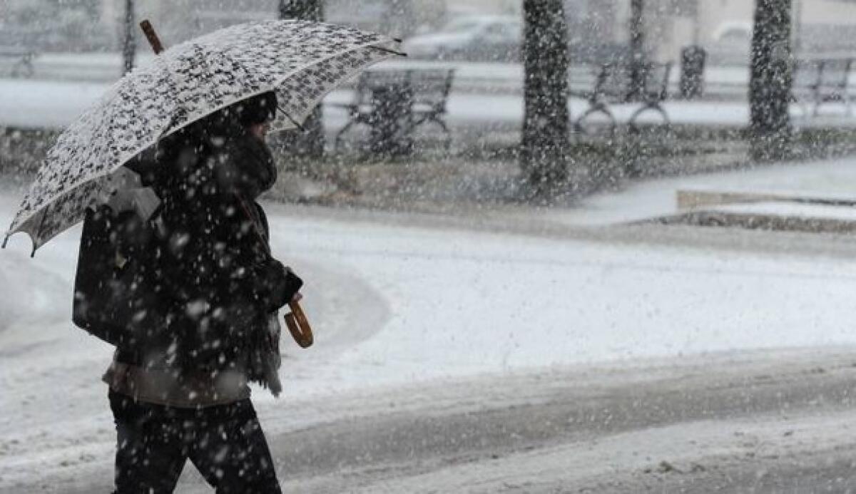 Meteo Foggia. Domani neve e schiarite, minima di -2°C alle ore 23 - 