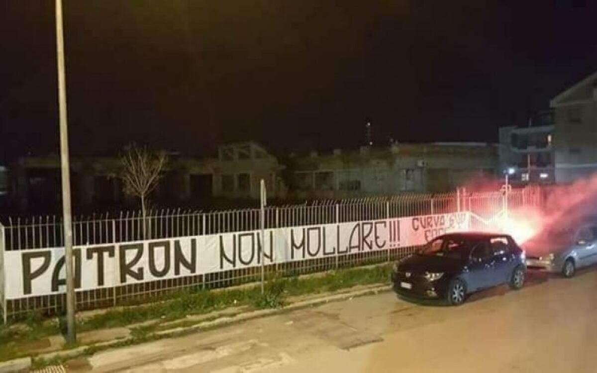 Striscione per Fedele Sannella: la ‘Sud’ gli esprime vicinanza - 