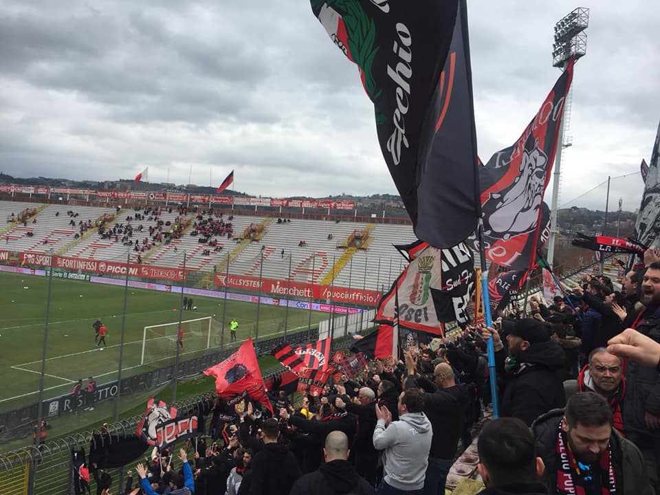 Come sempre folta presenza dei tifosi rossoneri in trasferta