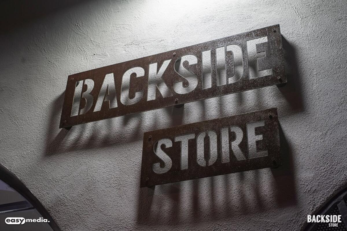 T-Shirt Academy: L'arte non è morta, si è solo trasformata - backside store - Crediti pagina facebook Backside Store