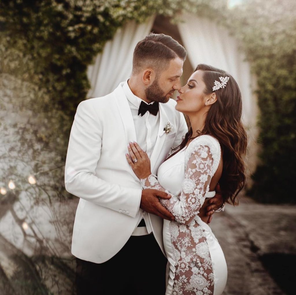 Giovani e bellissimi, le foto del matrimonio tra Kragl e Macari