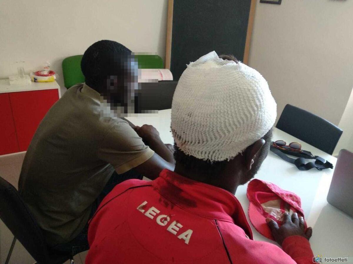 Grave episodio di razzismo a Foggia, migranti presi a sassate: non è la prima volta - Crediti: ilgiornale.it