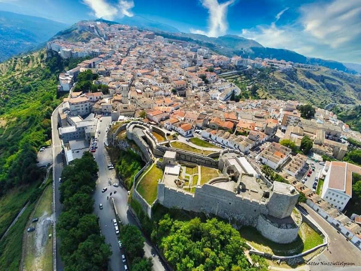 Cosa fare e cosa vedere a Monte Sant’Angelo, una perla bianca incastonata tra mare e cielo - Crediti Foto: Matteo Nuzziello