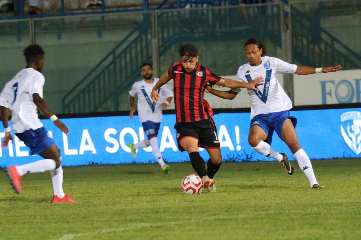 Blitz del Foggia a Brindisi. Iadaresta gela il Fanuzzi al 95' - 