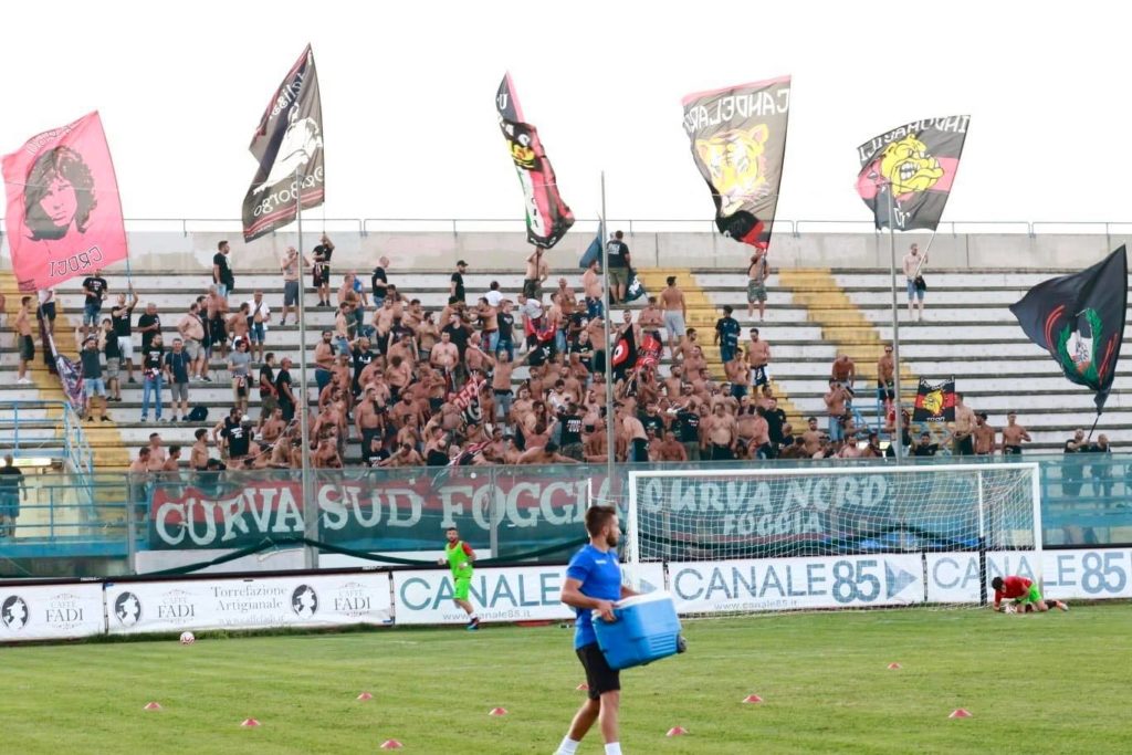 Tifosi del Foggia a Brindisi. Fonte: calcio foggia 1920