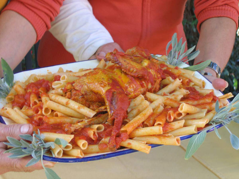 Zitoni al sugo di galluccio ripieno - Ph. Credit: L'antica quercia agriturismo
