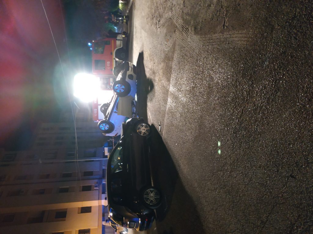 Grave incidente stradale in via Rovelli: auto si ribalta