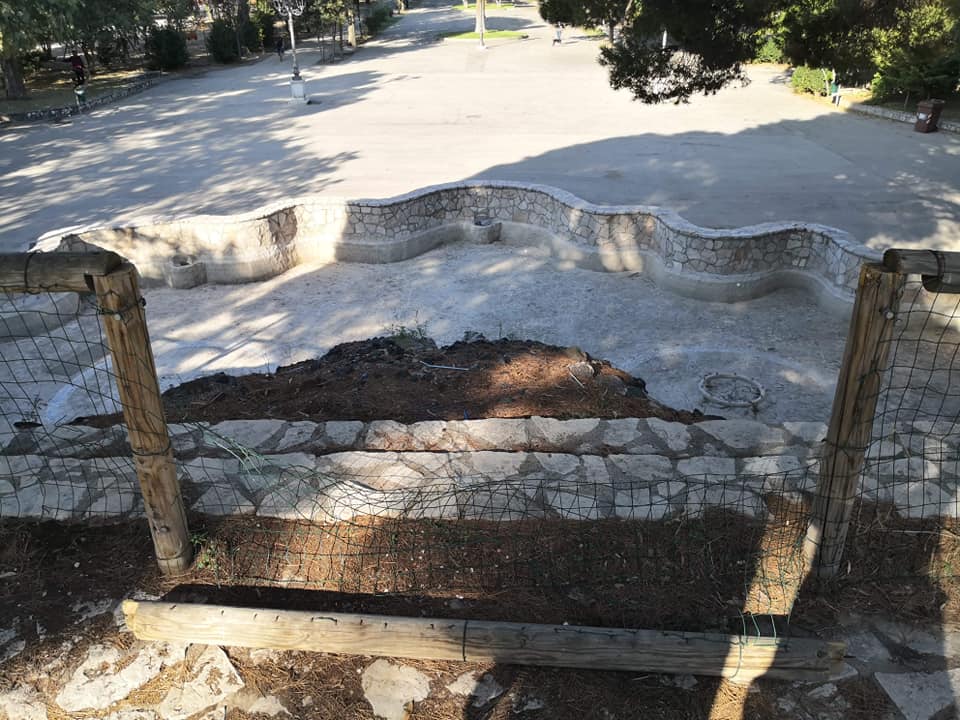 Foggia, Villa Comunale: il grande degrado tra panchine rotte e totale abbandono