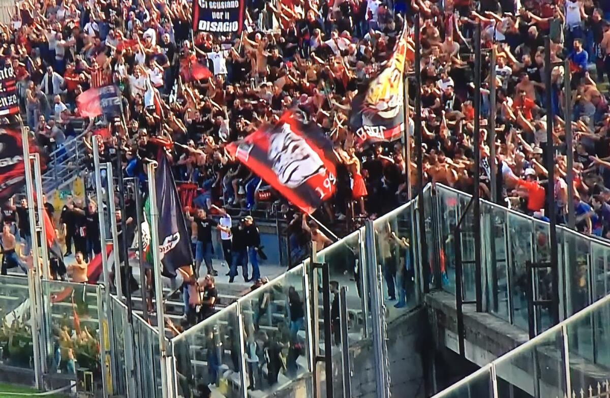 Foggia, invasione e aggressioni: 26 tifosi foggiani denunciati - 