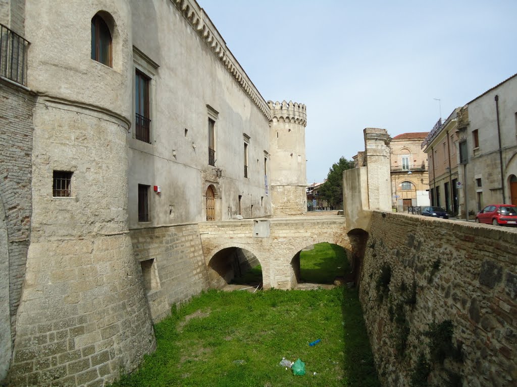 Vico III di Codacchio al fossato di Palazzo Ducale - Ph. Credit: Mapio.net
