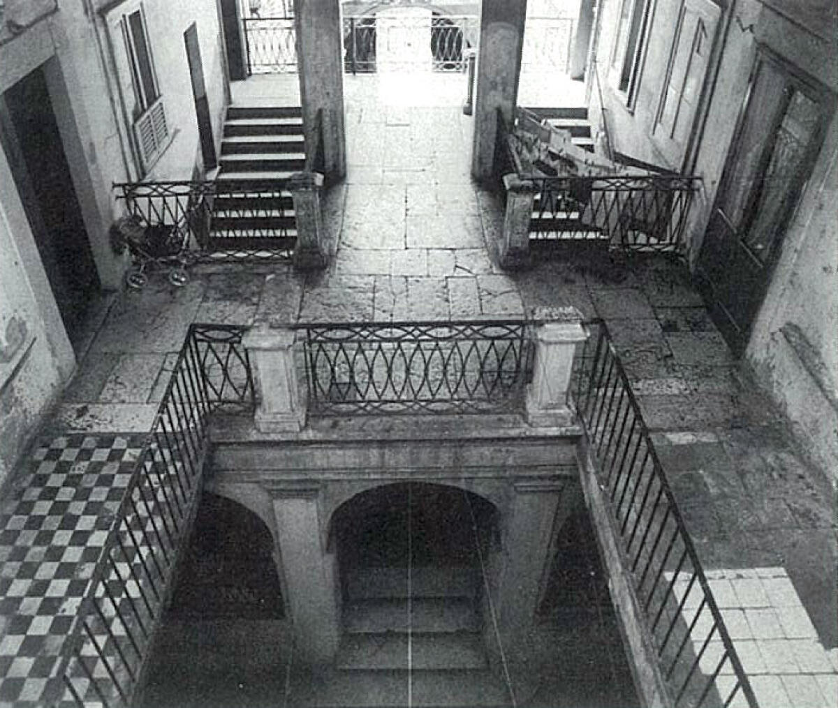Foggia Palazzo Trifiletti: la grande vergogna a pochi passi dal Comune - 