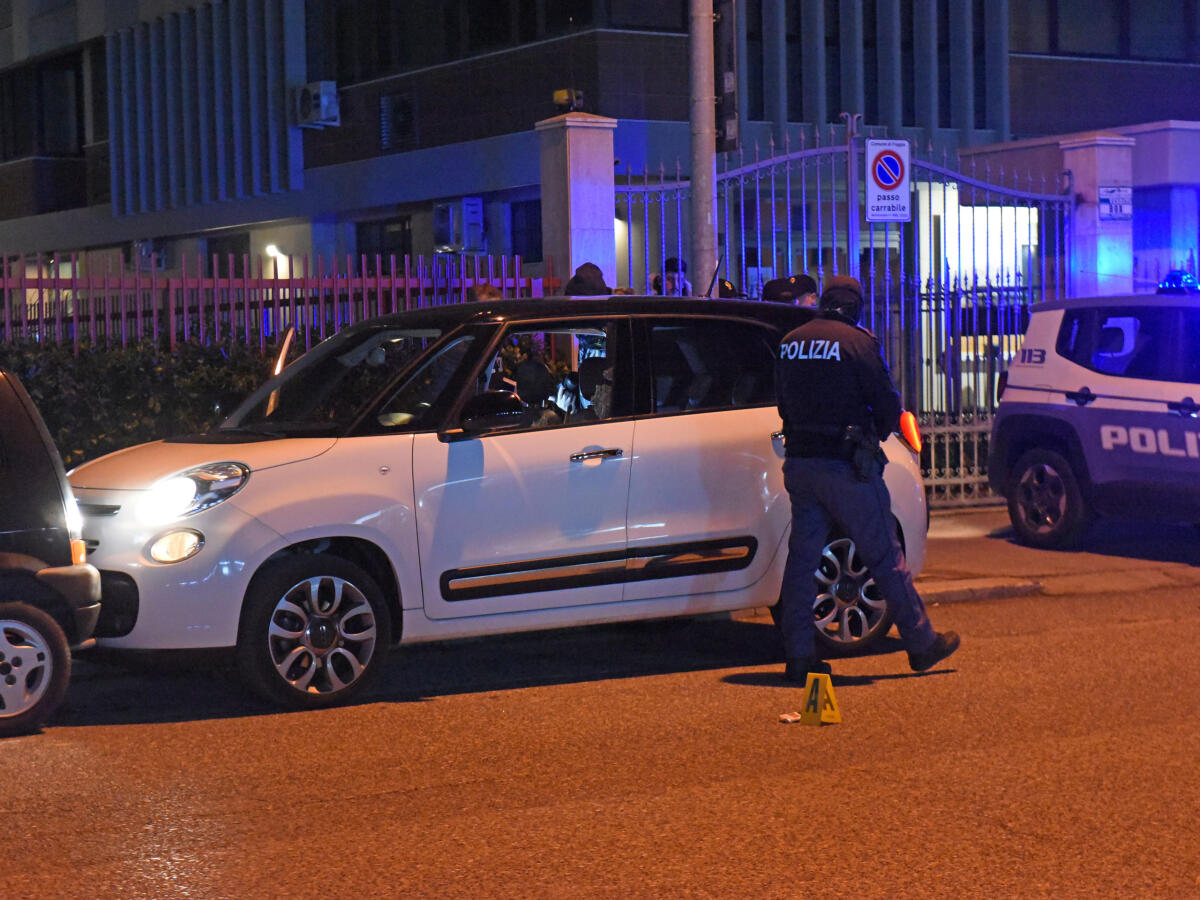 Omicidio D'Angelo: partite le indagini - Foggia Omicidio Ropberto D’Angelo in via candelaro periferia della città
foto Franco Cautillo