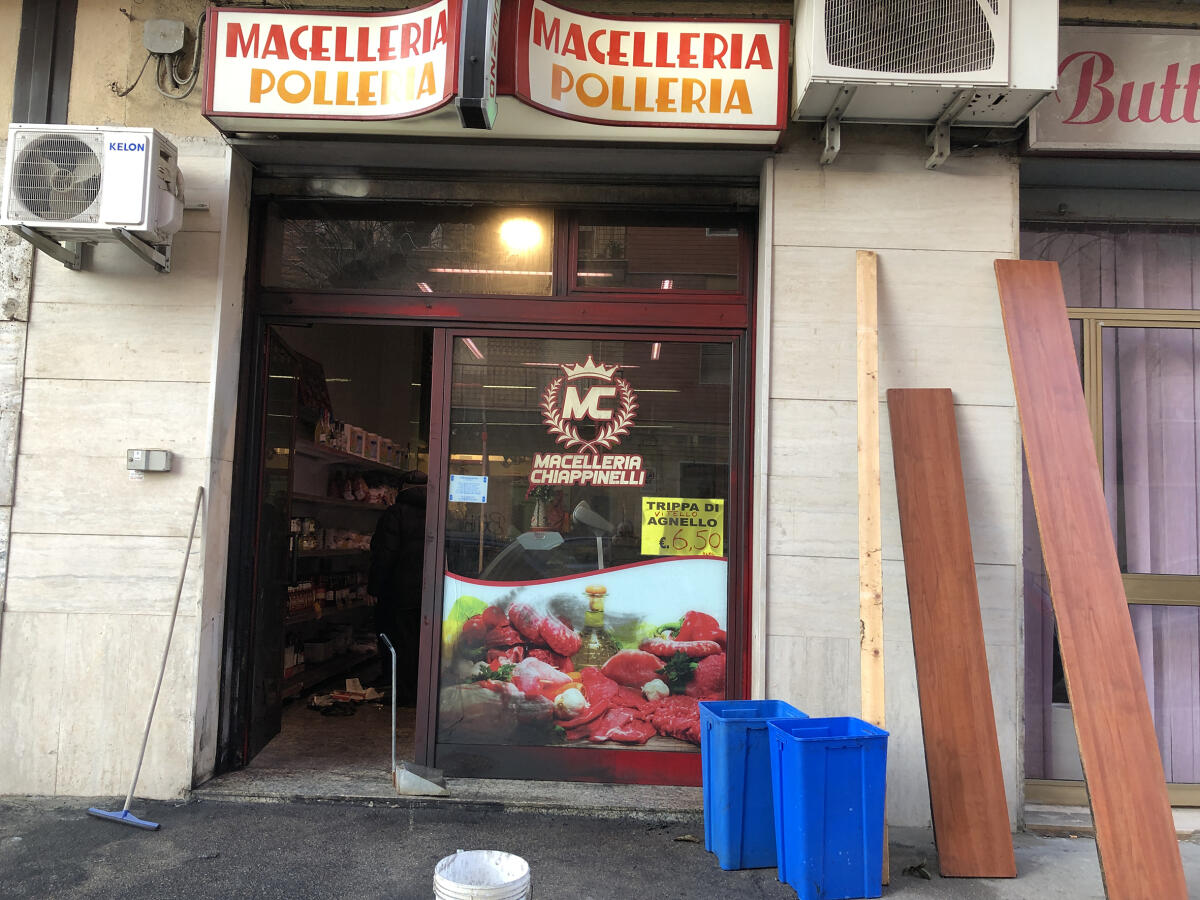 Foggia, attentato incendiario alla macelleria Chiappinelli (Foto) - Crediti Foto: Franco Cautillo - Foggia Reporter