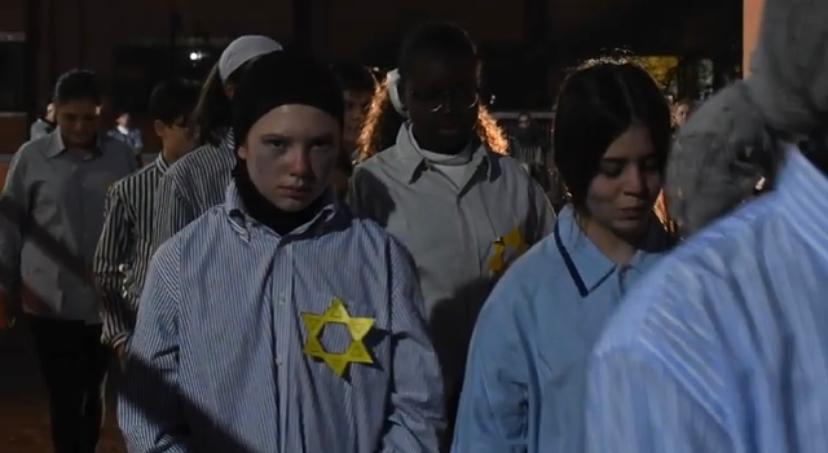 "Ricordati di noi", l'emozionante omaggio degli studenti di Cerignola (VIDEO)