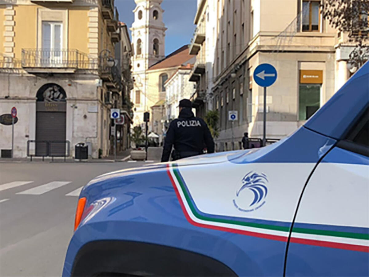 Spaccio ai giardinetti di via Croce: fermati due 19enni - Polizia Foggia