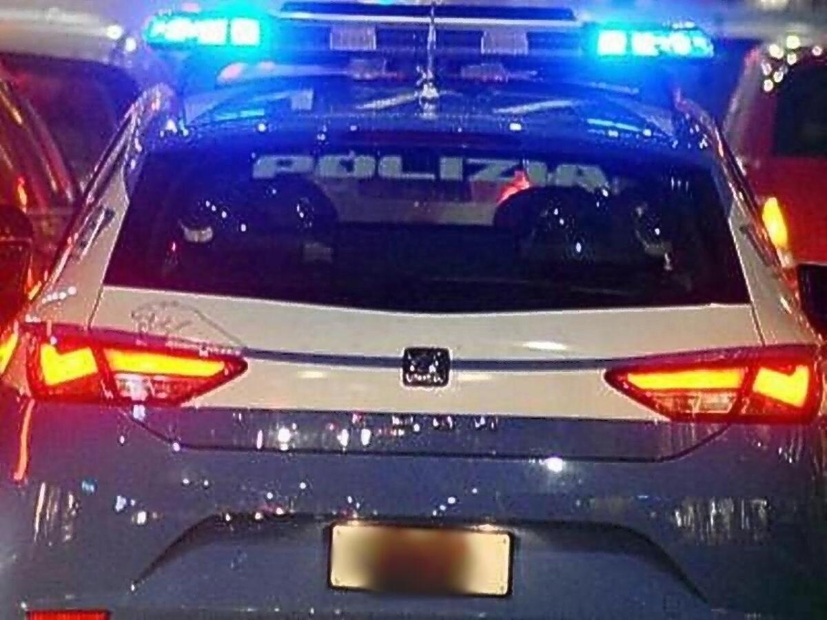 Foggia, ladro di auto colpisce con un pugno agente e tenta la fuga: arrestato - 