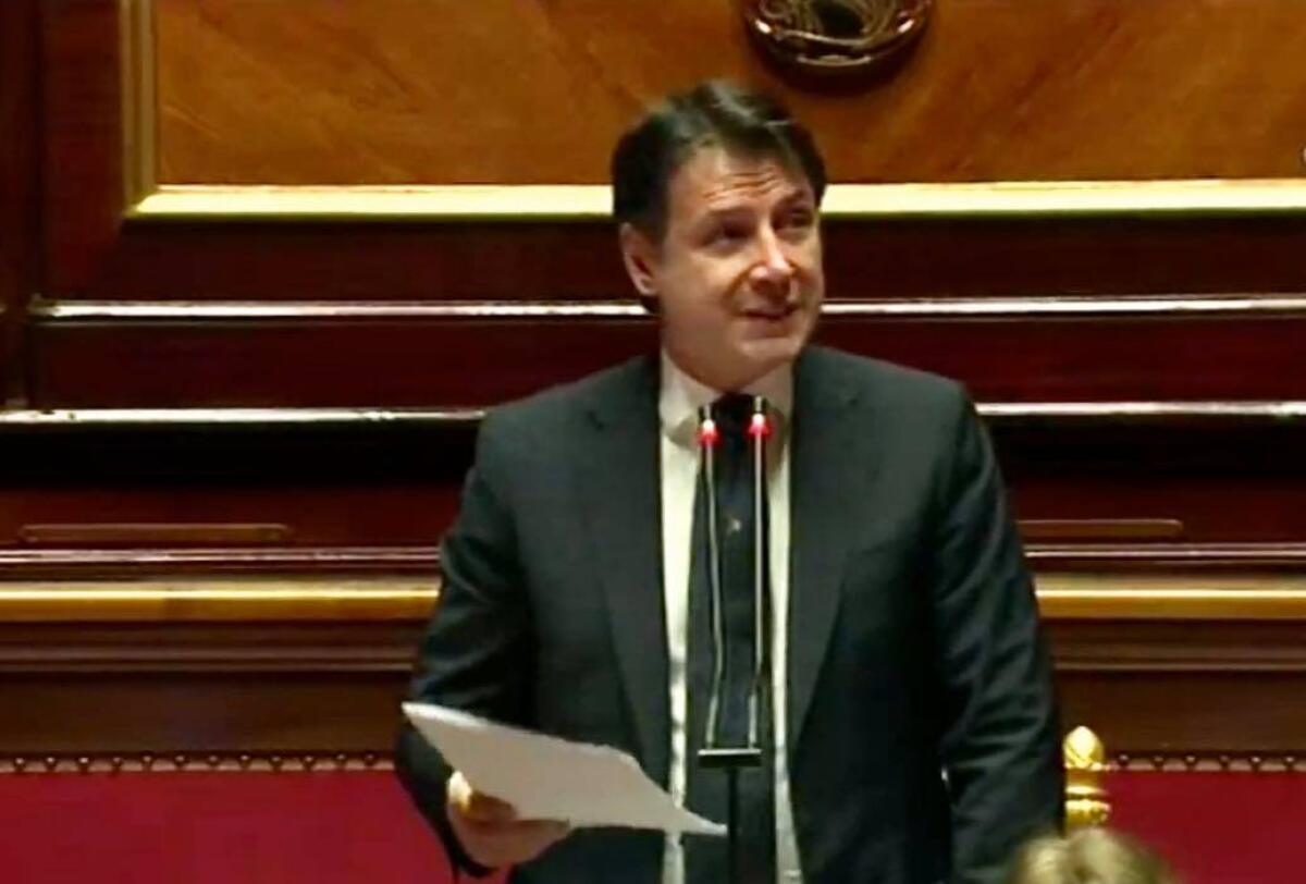 Conte in Senato: "Mascherine fino a quando non ci sarà un vaccino" - 