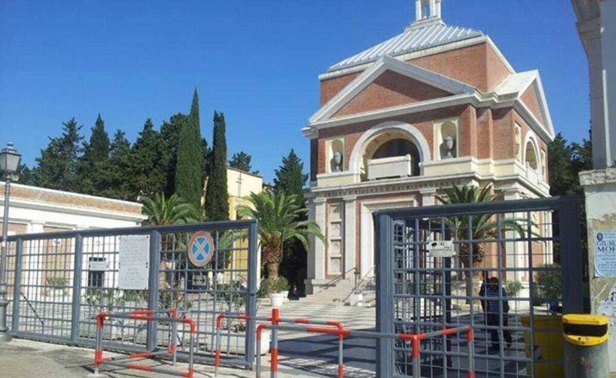 Foggia, Landella contro l'ordinanza di Emiliano: "Per ora il cimitero resta chiuso" - 