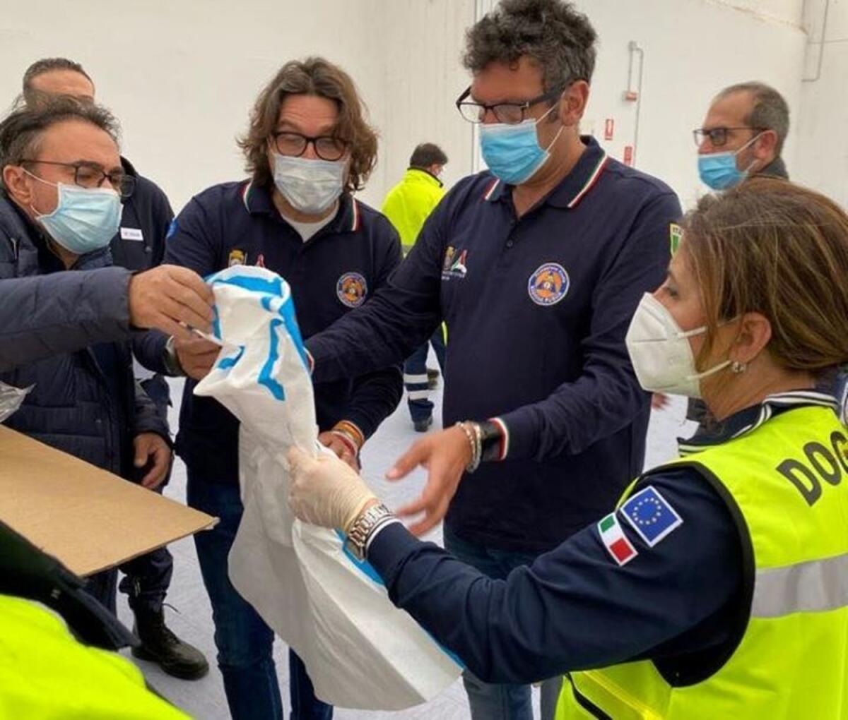 I DPI arrivati in Puglia sono validi, Emiliano: "Noi facciamo le cose per bene" - 