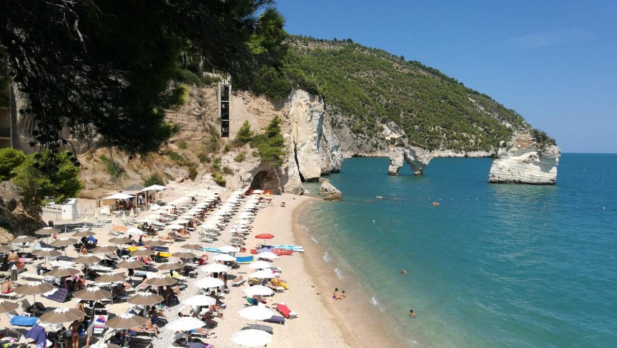 Puglia, l'estate ai tempi del Covid-19. Emiliano: "Ingressi limitati e controlli, sarà un'estate dignitosa" - 