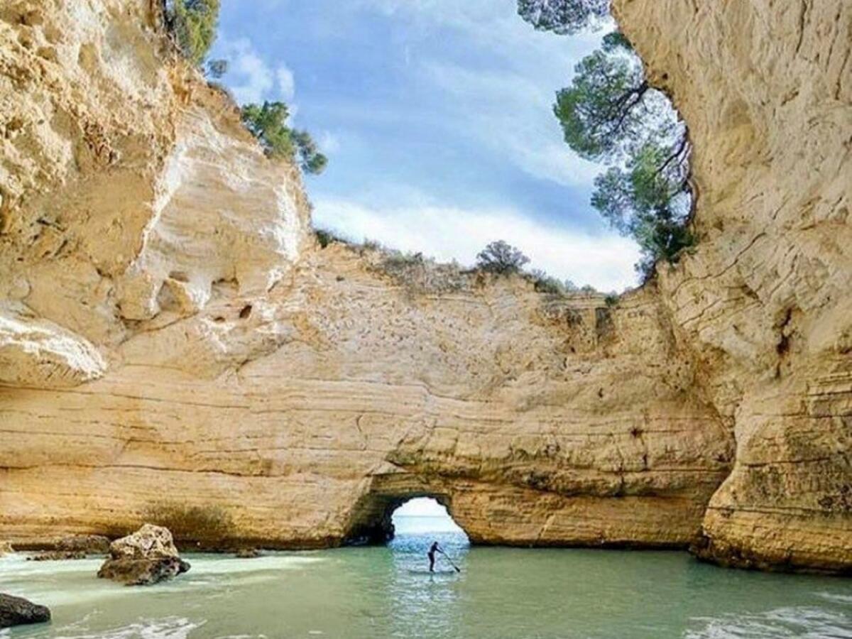 Grotta Sfondata, acqua cristallina e giochi caleidoscopici di luce: un vero angolo di paradiso - Crediti Foto: Instagra rogier_scholte