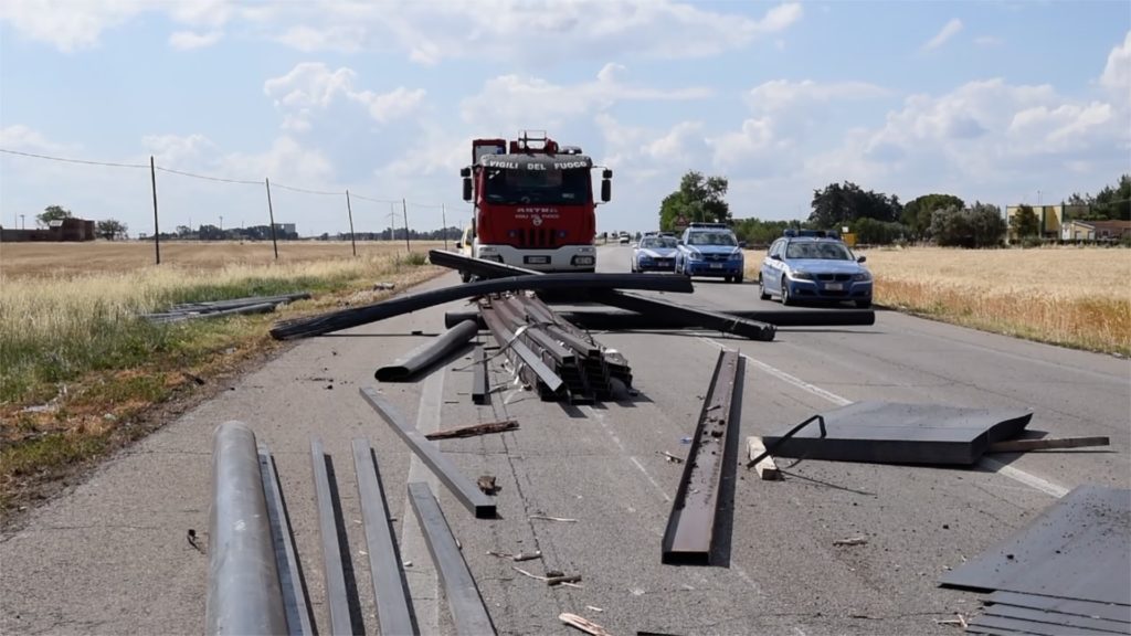 Incidente alle porte di Foggia, morto autotrasportatore di San Severo: le immagini