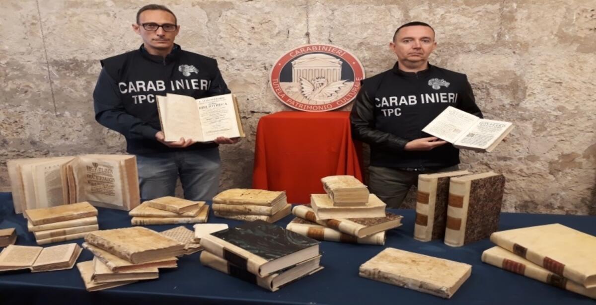 Furti di opere d'arte: 117 volumi antichi trafugati a Foggia dalla Biblioteca dei Frati Minori Cappuccini - 