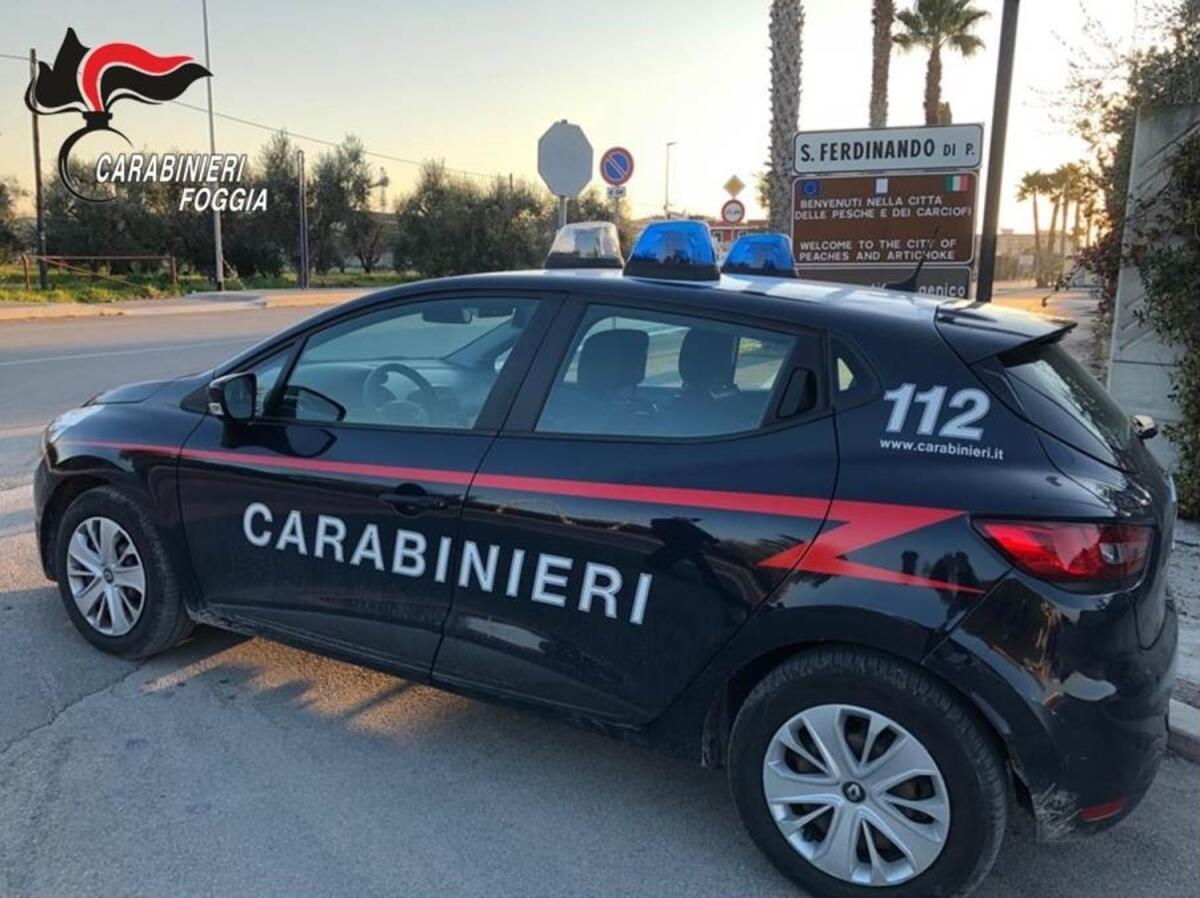 Passeggiano tranquilli ma sono agli arresti domiciliari: scattano due arresti a Cerignola e San Ferdinando - 