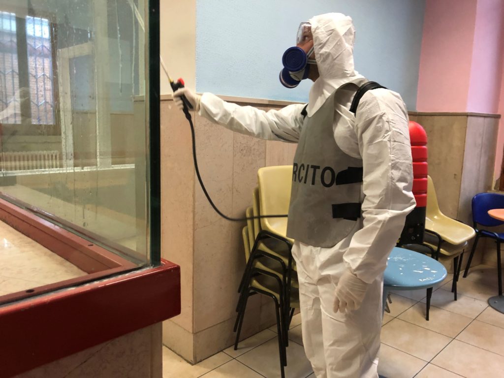 Coronavirus, i militari foggiani intervengono per sanificare il carcere di San Severo