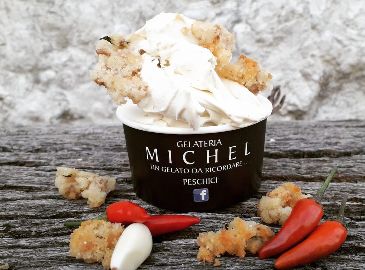 Sul Gargano aglio, olio e peperoncino finiscono in una gelato: l'ultima creazione della gelateria Michel - 