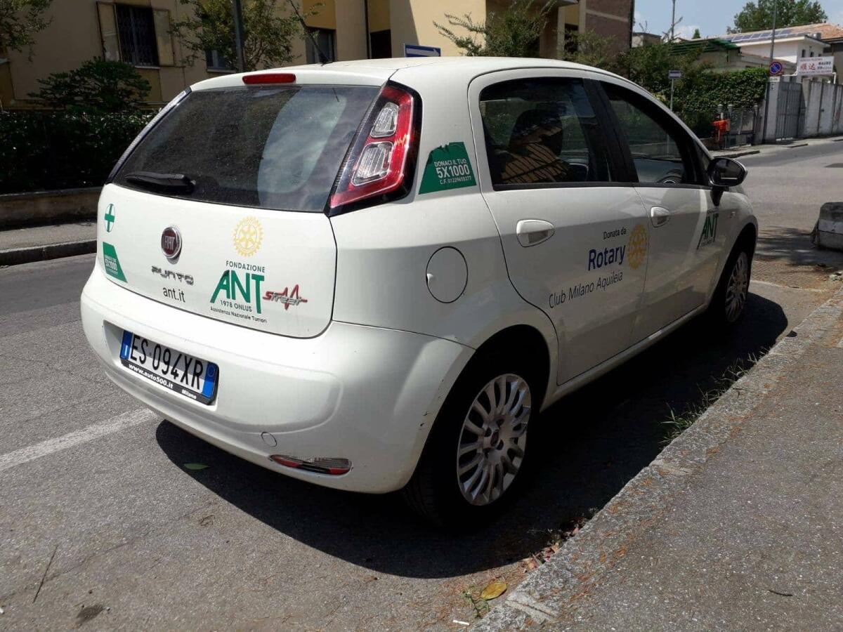 Gesto orribile a Foggia, rubata auto utilizzata dai medici per l'assistenza ai pazienti oncologici - 