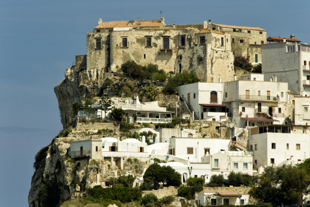 Un maniero medievale a picco sul mare e carico di fascino: alla scoperta del Castello di Peschici - Crediti Foto: Paesi On Line
