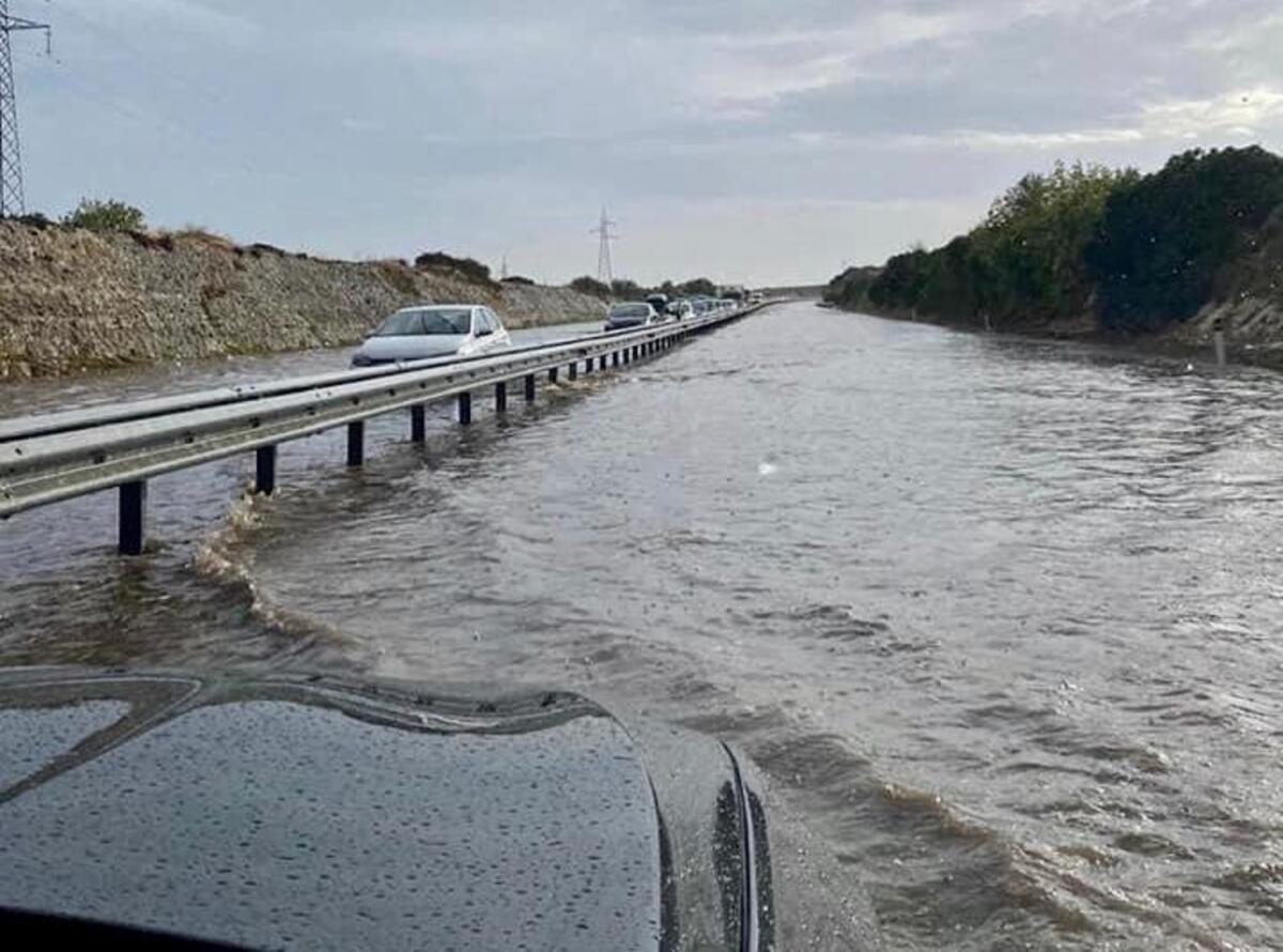 Bomba d'acqua nel Foggiano, allagata la strada statale 89 - Credits: Giuseppe Marasco