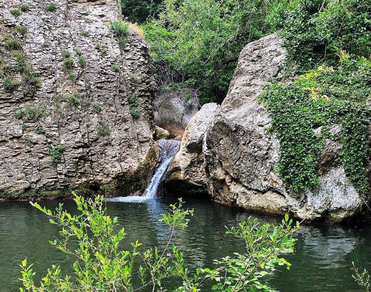 Le Gole di Accadia finiscono sulla nota pagina Facebook "No, non venite in Puglia" - Crediti Foto: Instagram @andonio_12