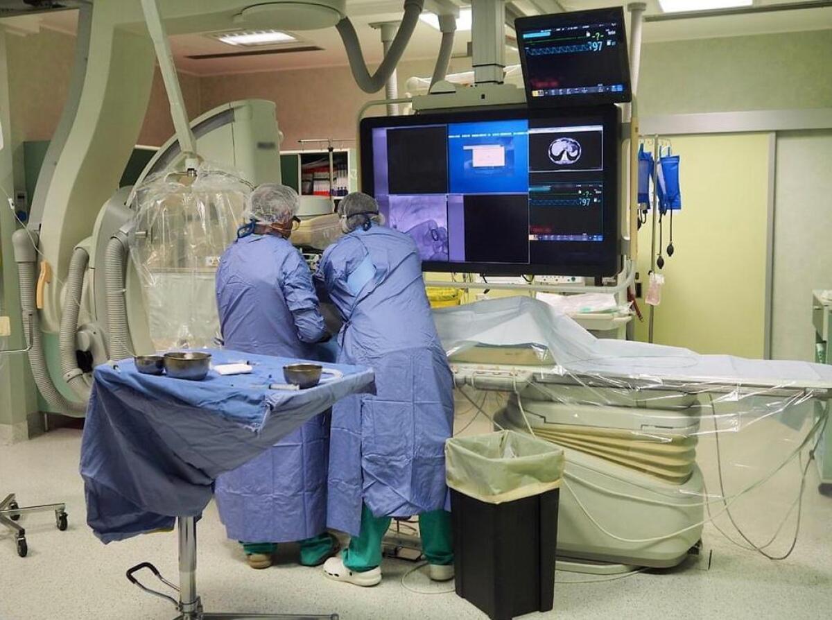 Raro intervento a Casa Sollievo, salvata donna colpita dalla sindrome della vena cava superiore - 