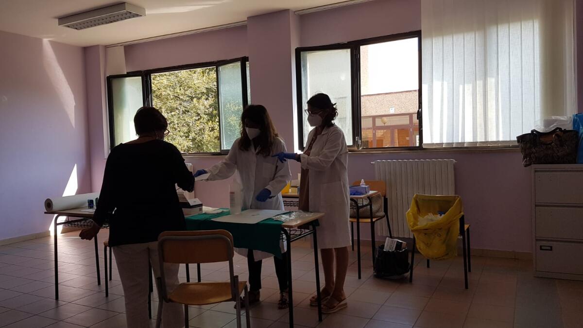 Asl Foggia, test sierologici per il personale scolastico: grande adesione da parte dei medici di famiglia - 