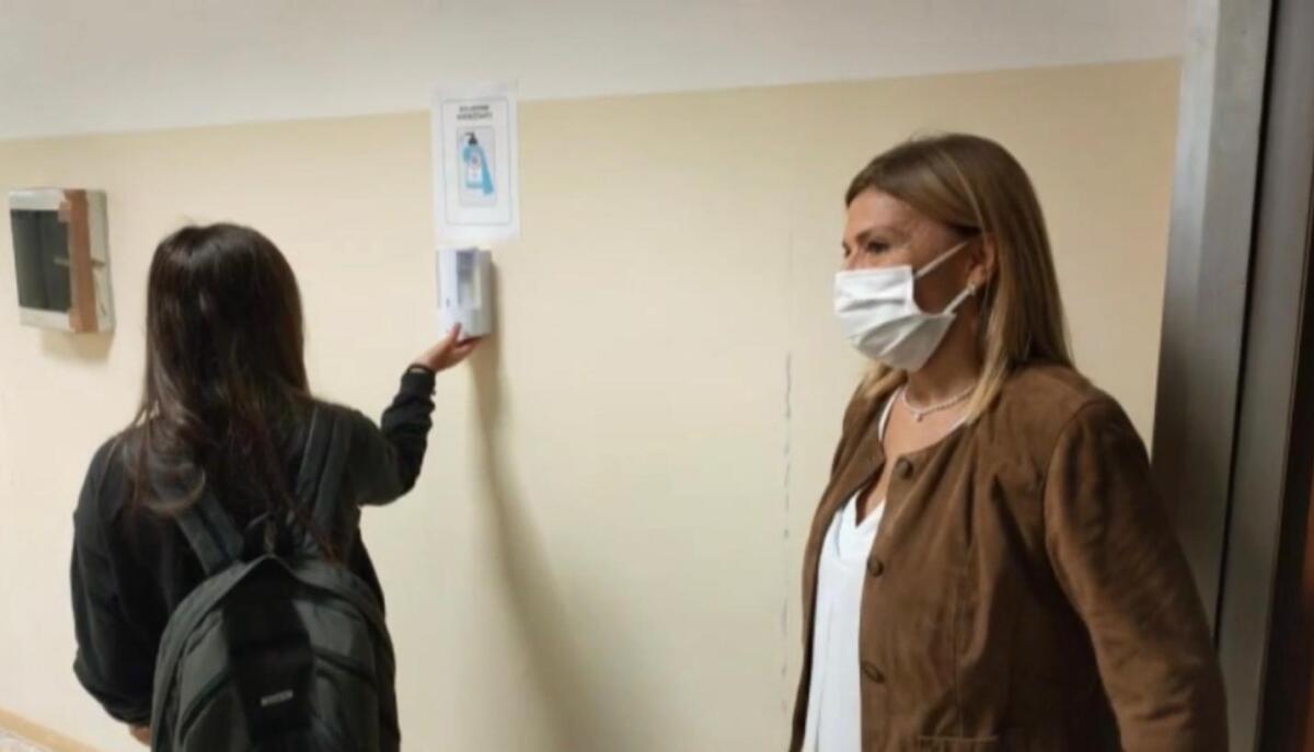 Foggia, primo giorno di scuola post Covid al Giannone-Masi - 