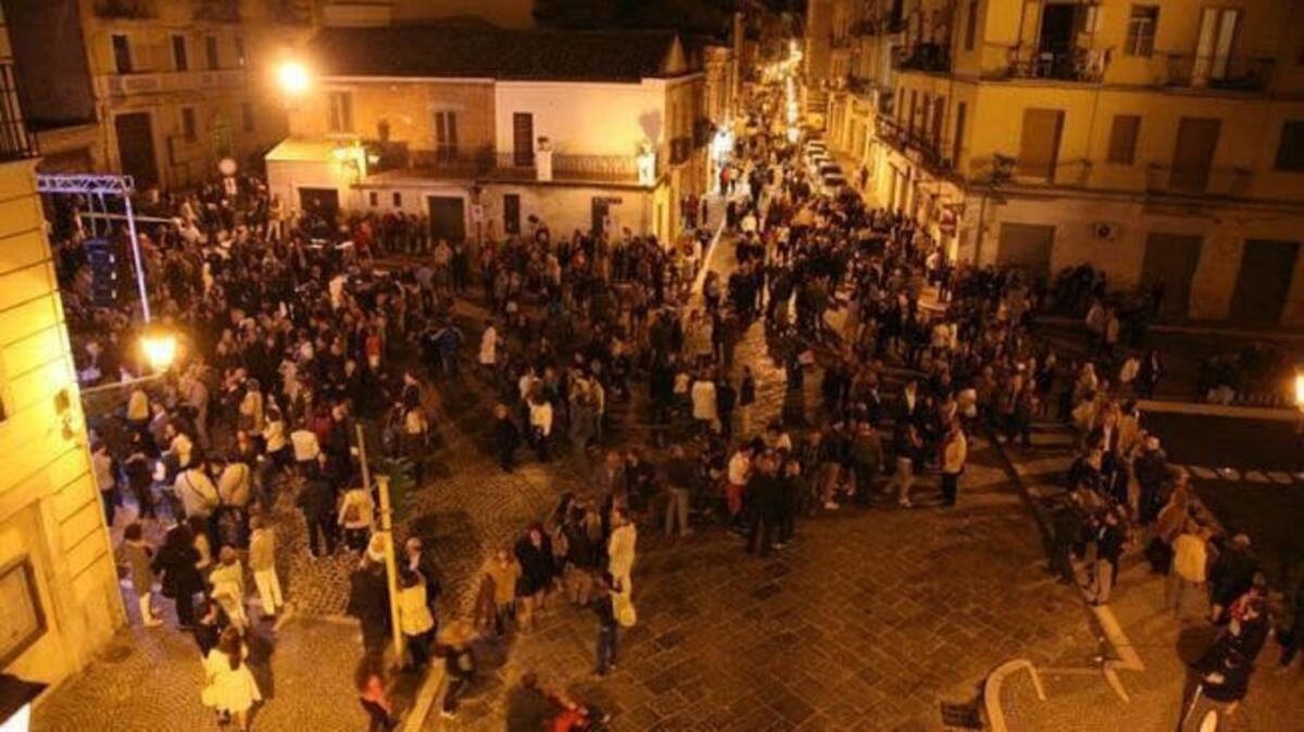 Mascherine obbligatorie nei luoghi della movida: raffica di controlli a Foggia - 