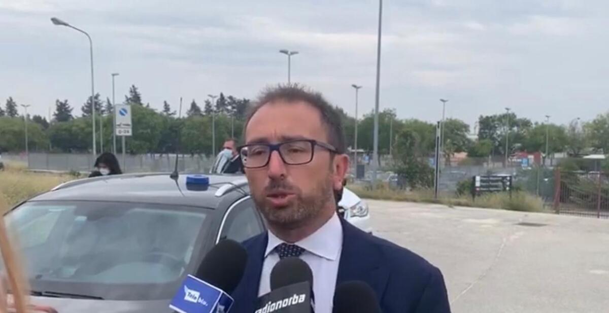 Foggia, visita a sorpresa del ministro Bonafede: "Questa città è una zona di trincea per la giustizia" - 