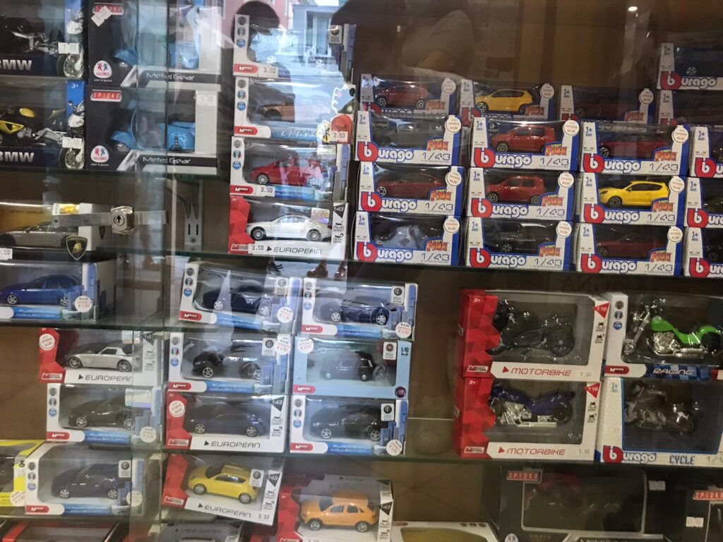 Penne, matite e quaderni: viaggio nelle cartolerie di Foggia