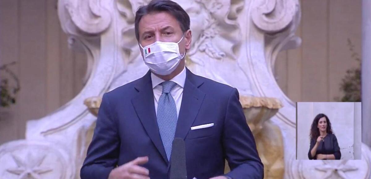 Coronavirus, il premier Conte presenta il nuovo Dpcm - 
