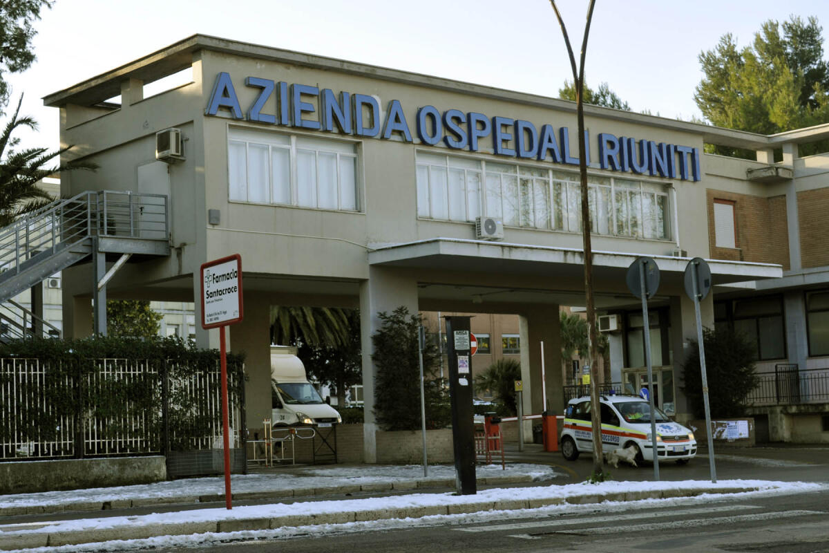 Foggia, sale a 73 il numero di pazienti Covid ricoverati al Policlinico Riuniti - 